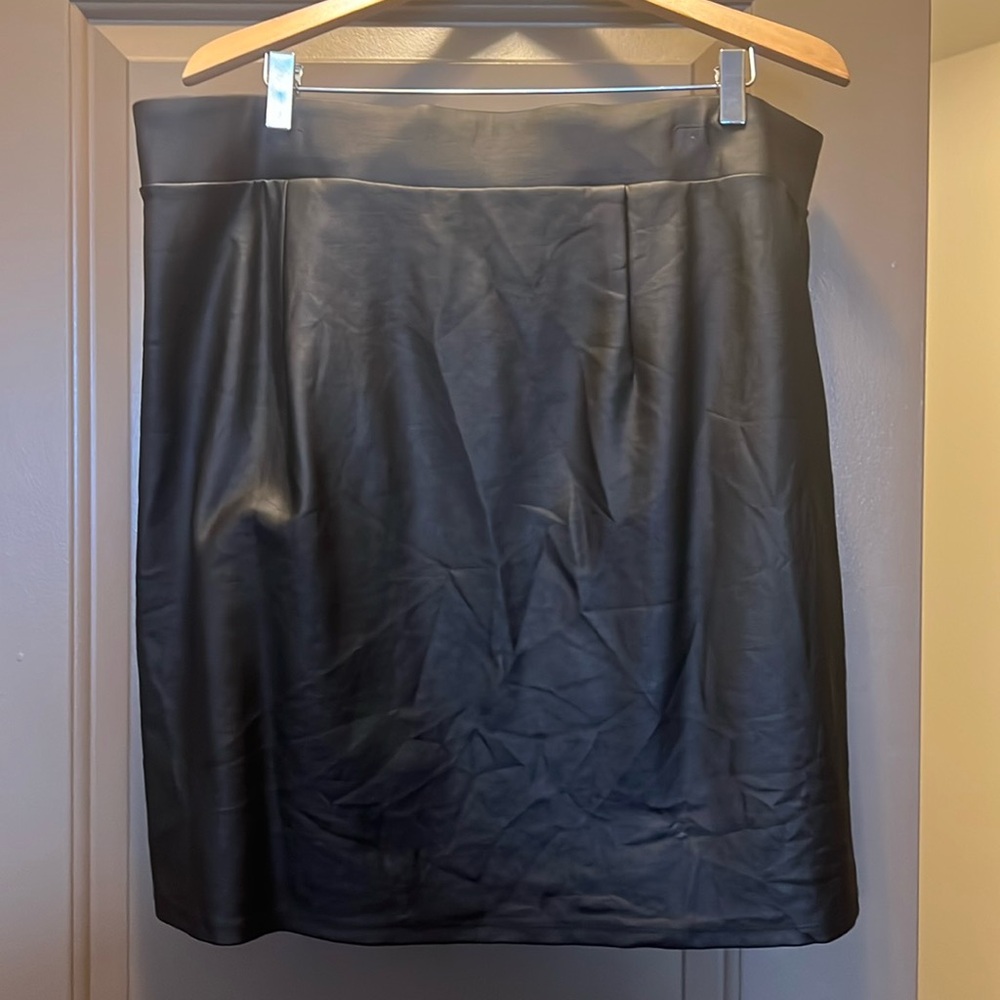 Faux leather pencil skirt
